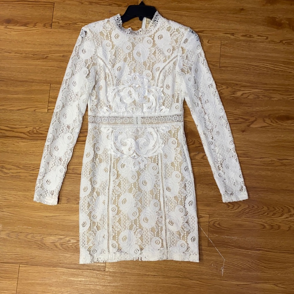 White lace body con dress with long sleeves